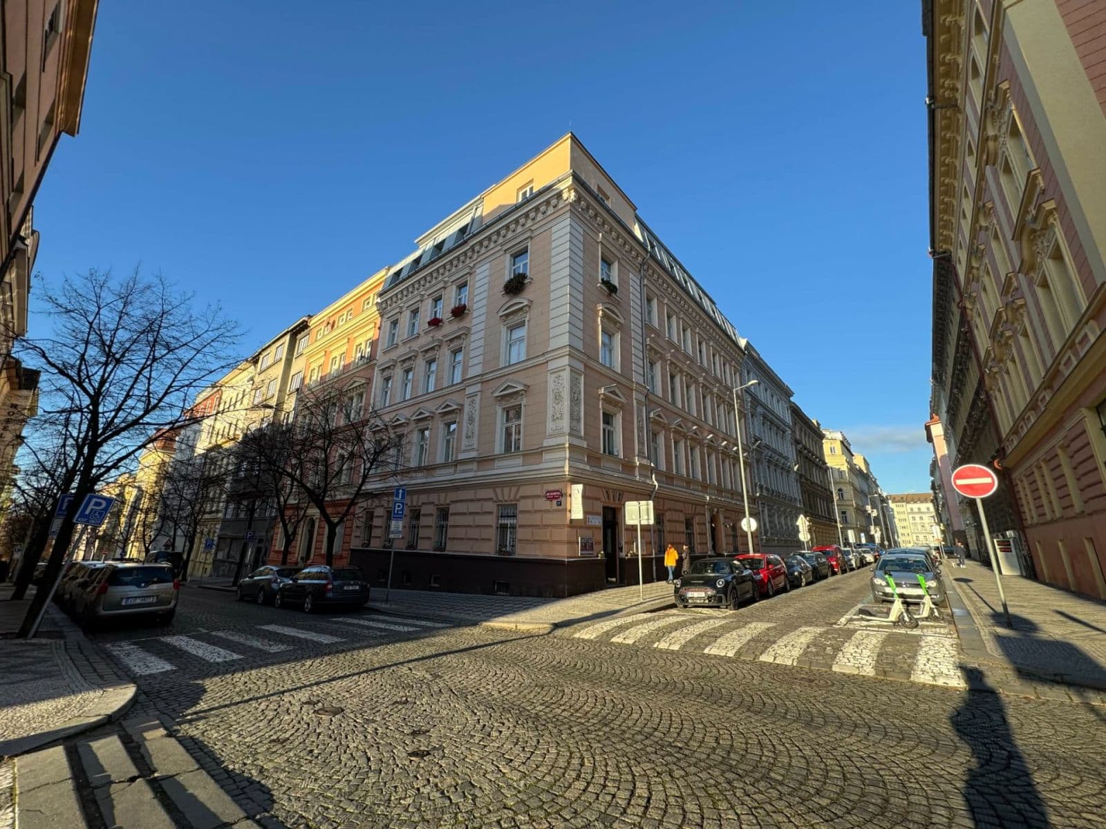 Prenájom bytu 3-izbový 61 m², Varšavská, Praha, Praha Prenájom bytu 3-izbový 61 m², Varšavská, Praha, Praha