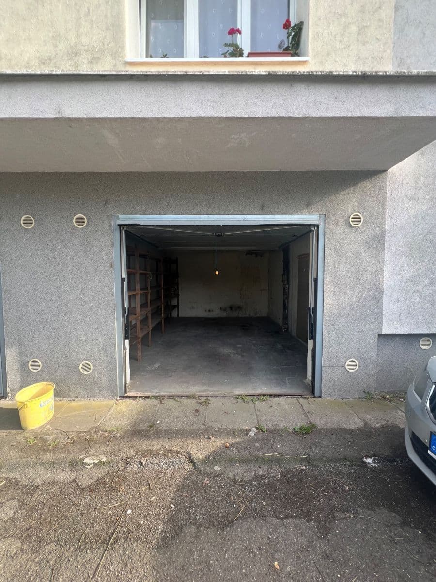 Prenájom garáže 18 m², Plzeň, Plzeňský kraj Prenájom garáže 18 m², Plzeň, Plzeňský kraj