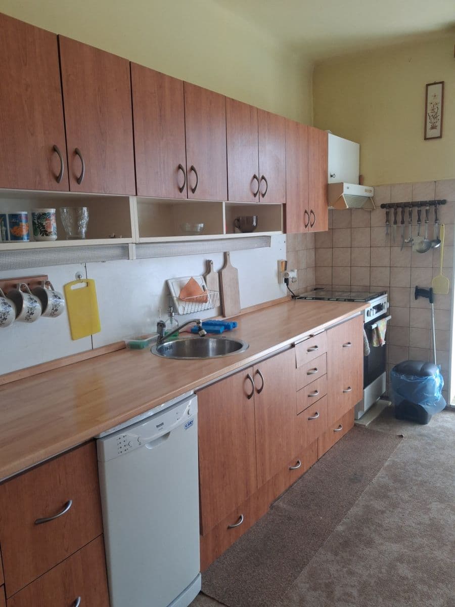 Prenájom bytu 3-izbový 90 m², Štychova, Praha, Praha Prenájom bytu 3-izbový 90 m², Štychova, Praha, Praha
