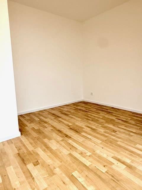 Prenájom bytu 2-izbový 80 m², Frankfurt, Hesensko Prenájom bytu 2-izbový 80 m², Frankfurt, Hesensko