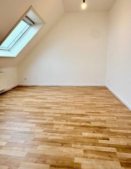 Prenájom bytu 2-izbový 80 m², Frankfurt, Hesensko Prenájom bytu 2-izbový 80 m², Frankfurt, Hesensko