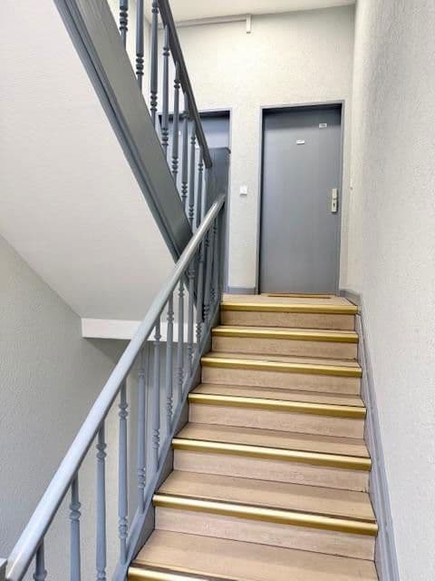 Prenájom bytu 2-izbový 80 m², Frankfurt, Hesensko Prenájom bytu 2-izbový 80 m², Frankfurt, Hesensko