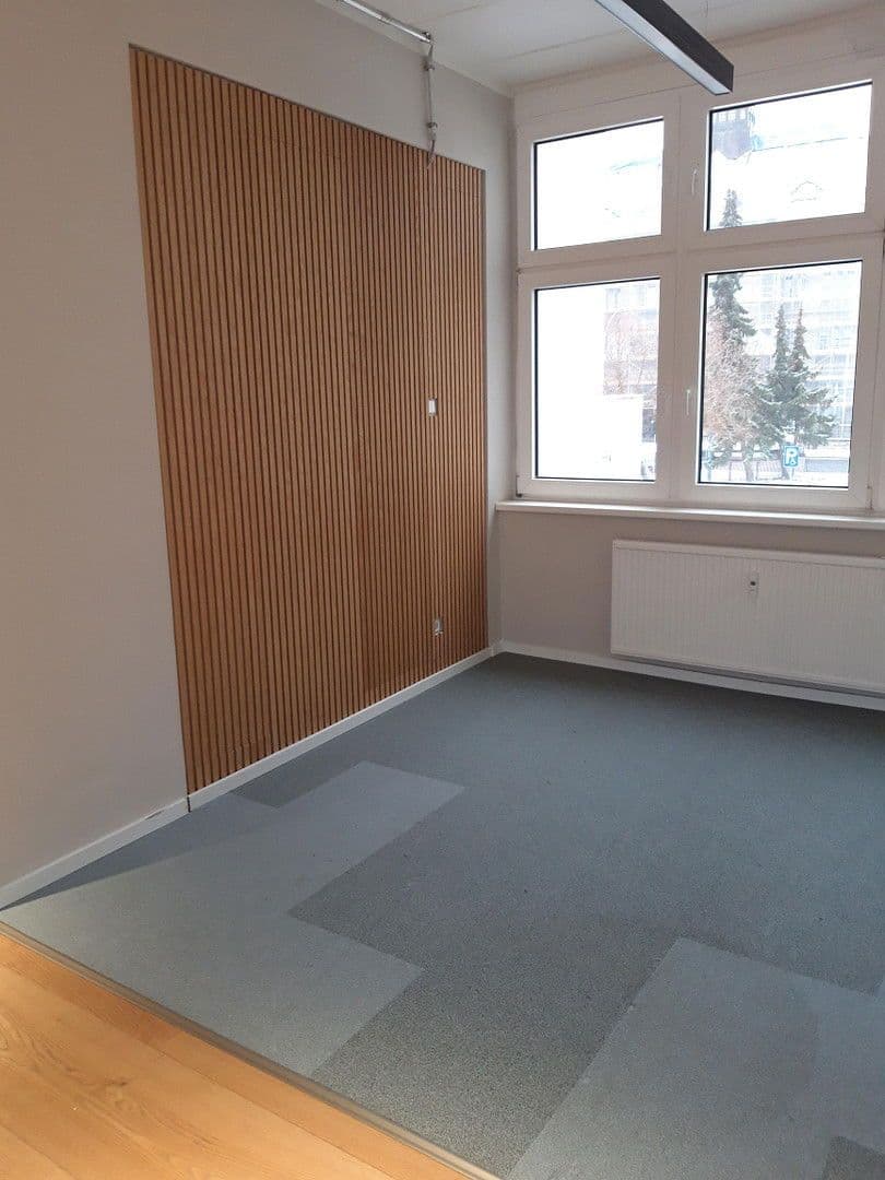 Prenájom kancelárie 1.402 m², Lichtenberg, Berlín Prenájom kancelárie 1.402 m², Lichtenberg, Berlín