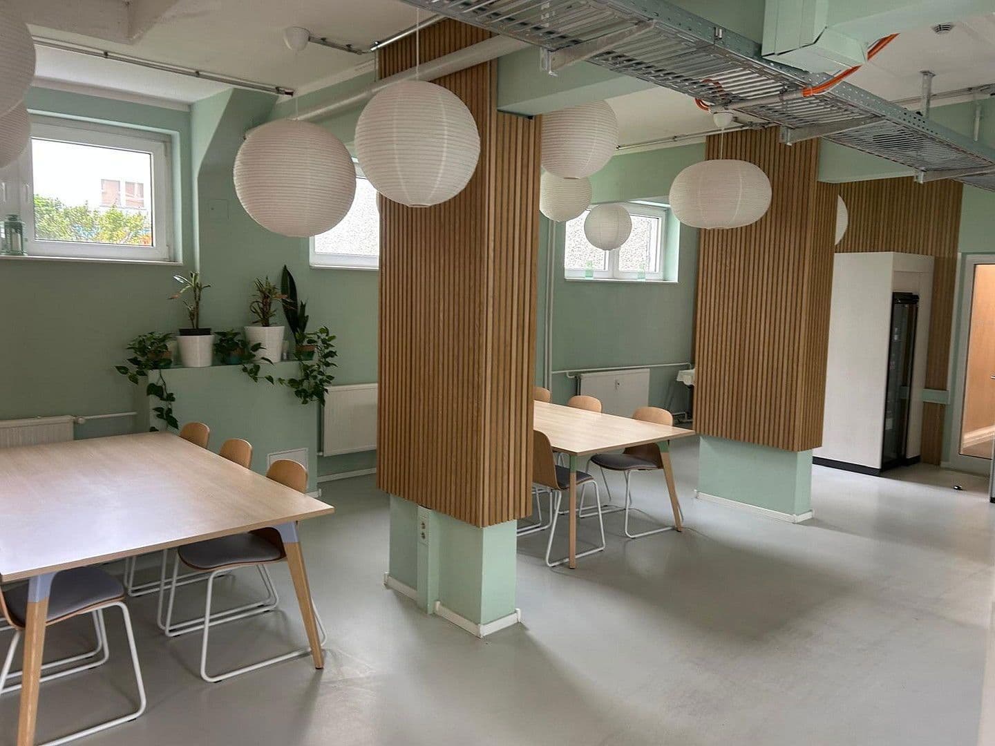 Prenájom kancelárie 1.402 m², Lichtenberg, Berlín Prenájom kancelárie 1.402 m², Lichtenberg, Berlín