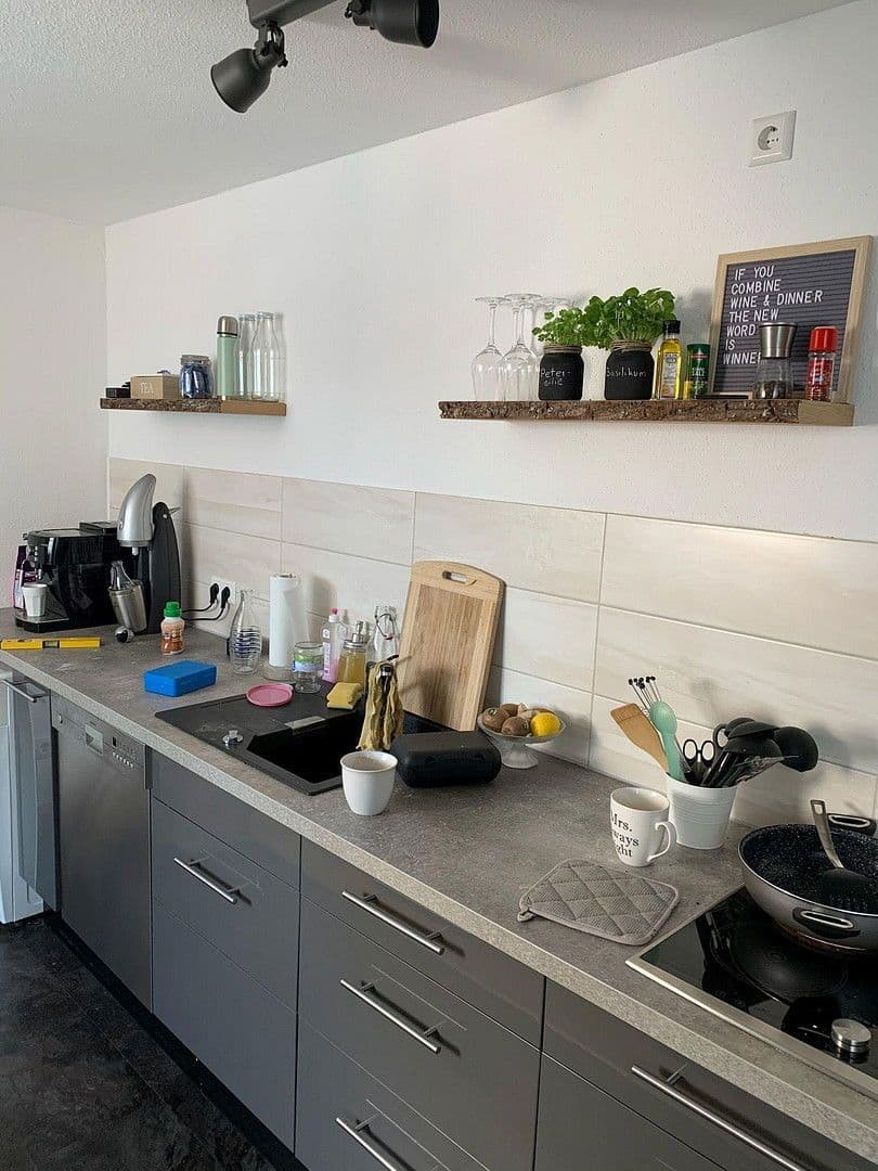 Prenájom bytu 3-izbový 79 m², Blumenstr. 3, Hannover, Dolné Sasko Prenájom bytu 3-izbový 79 m², Blumenstr. 3, Hannover, Dolné Sasko