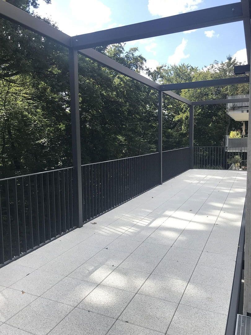 Prenájom bytu 4-izbový 169 m², Dreieich, Hesensko Prenájom bytu 4-izbový 169 m², Dreieich, Hesensko