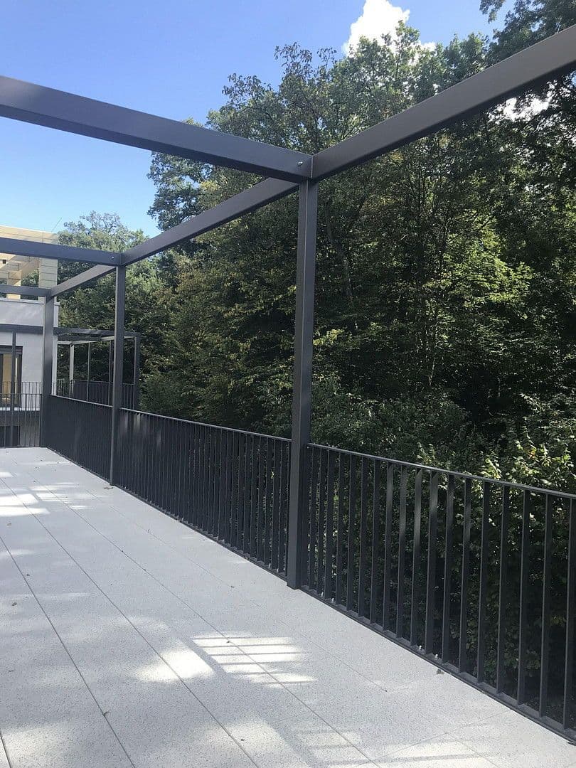 Prenájom bytu 4-izbový 169 m², Dreieich, Hesensko Prenájom bytu 4-izbový 169 m², Dreieich, Hesensko