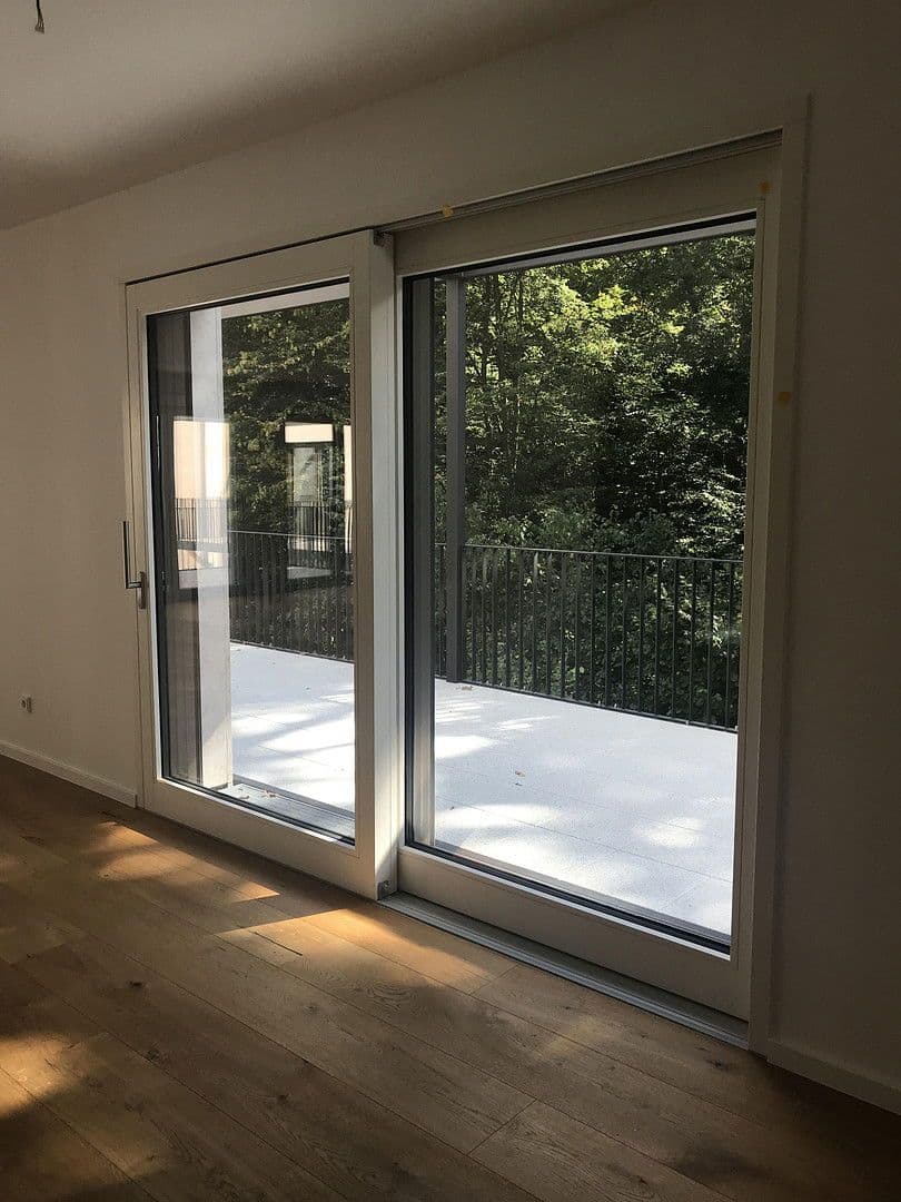 Prenájom bytu 4-izbový 169 m², Dreieich, Hesensko Prenájom bytu 4-izbový 169 m², Dreieich, Hesensko