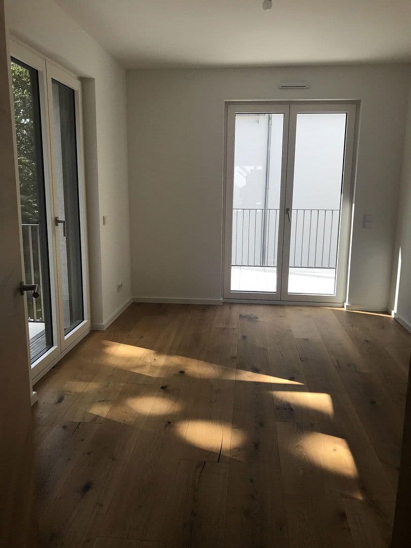 Prenájom bytu 4-izbový 169 m², Dreieich, Hesensko Prenájom bytu 4-izbový 169 m², Dreieich, Hesensko