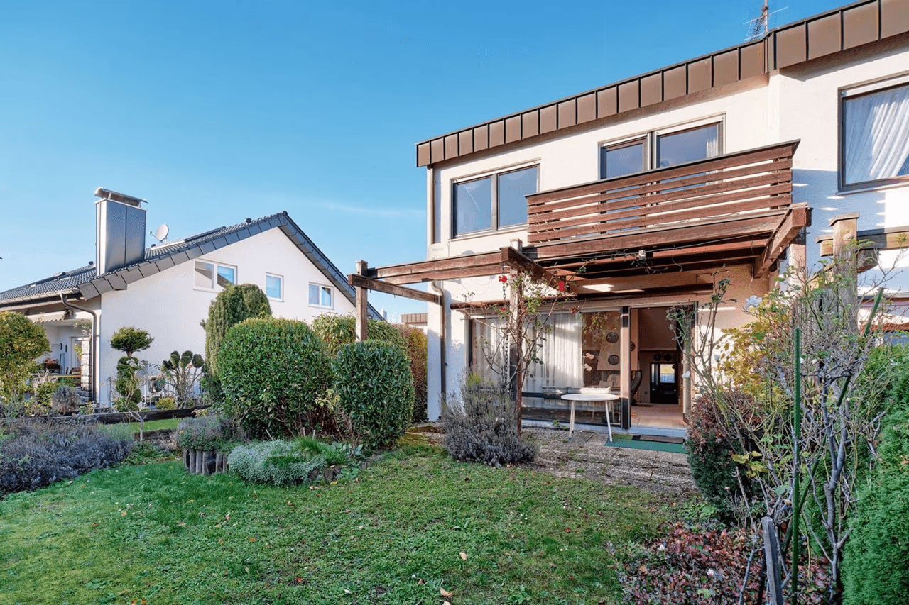 Predaj domu 130 m², pozemek 340 m², Leonberg, Bádensko-Wurttembersko Predaj domu 130 m², pozemek 340 m², Leonberg, Bádensko-Wurttembersko