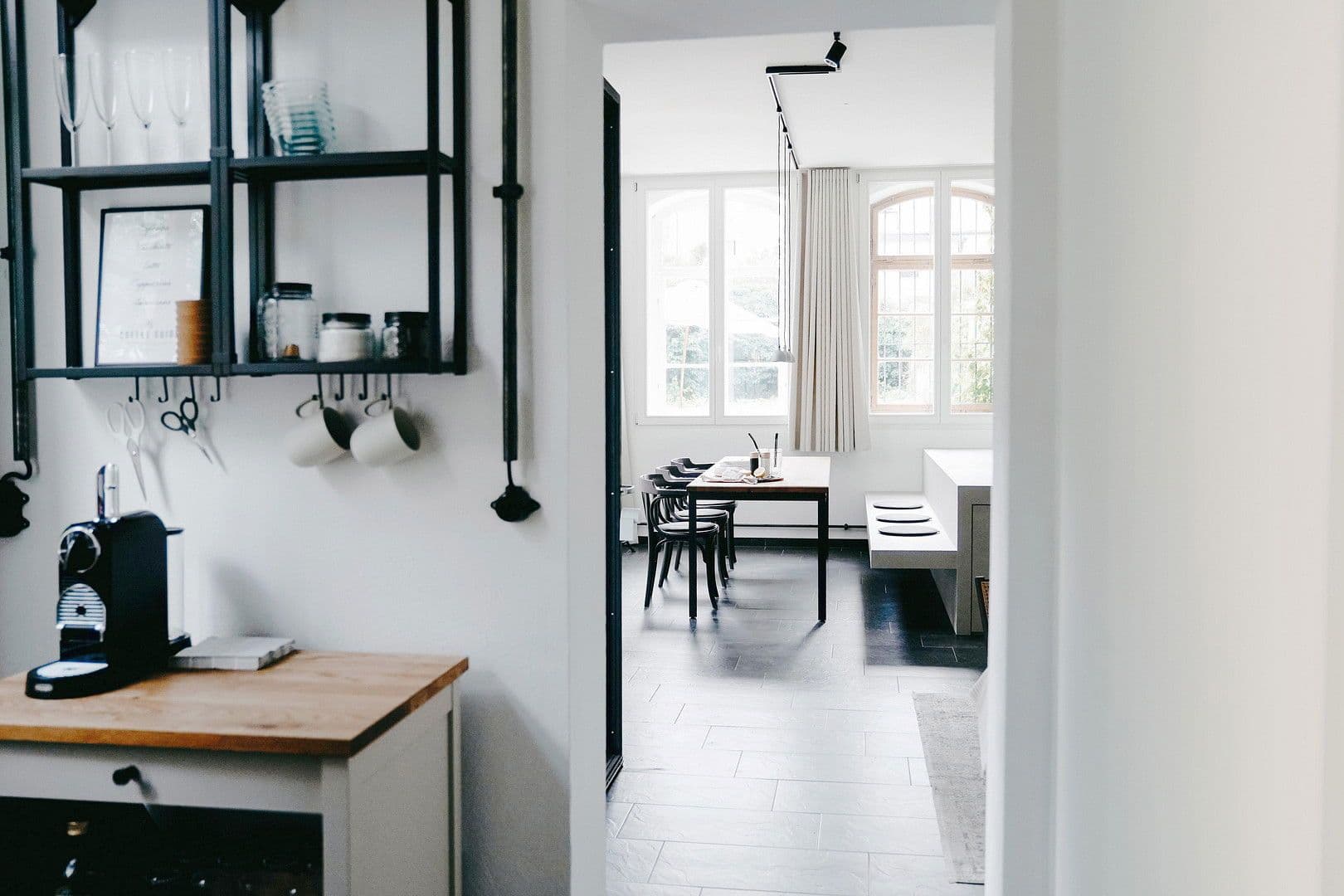 Prenájom bytu 2-izbový 93 m², Esslingen am Neckar, Bádensko-Wurttembersko Prenájom bytu 2-izbový 93 m², Esslingen am Neckar, Bádensko-Wurttembersko