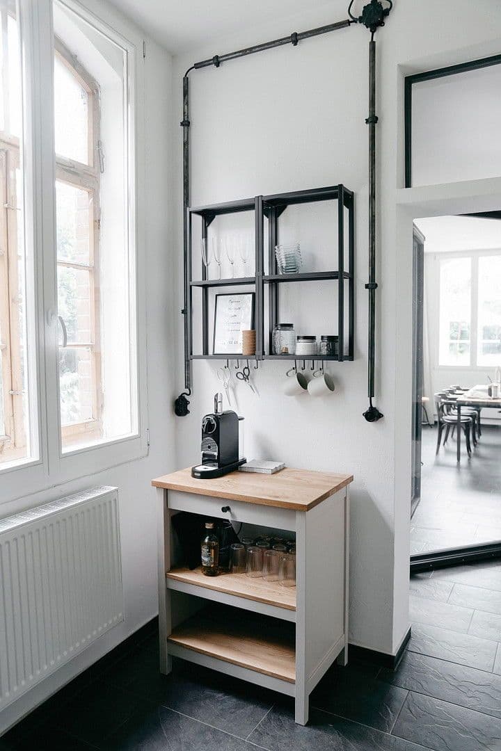 Prenájom bytu 2-izbový 93 m², Esslingen am Neckar, Bádensko-Wurttembersko Prenájom bytu 2-izbový 93 m², Esslingen am Neckar, Bádensko-Wurttembersko