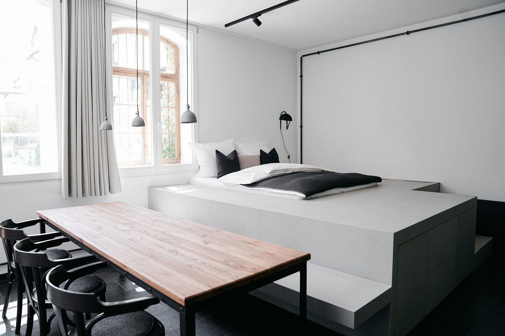 Prenájom bytu 2-izbový 93 m², Esslingen am Neckar, Bádensko-Wurttembersko Prenájom bytu 2-izbový 93 m², Esslingen am Neckar, Bádensko-Wurttembersko