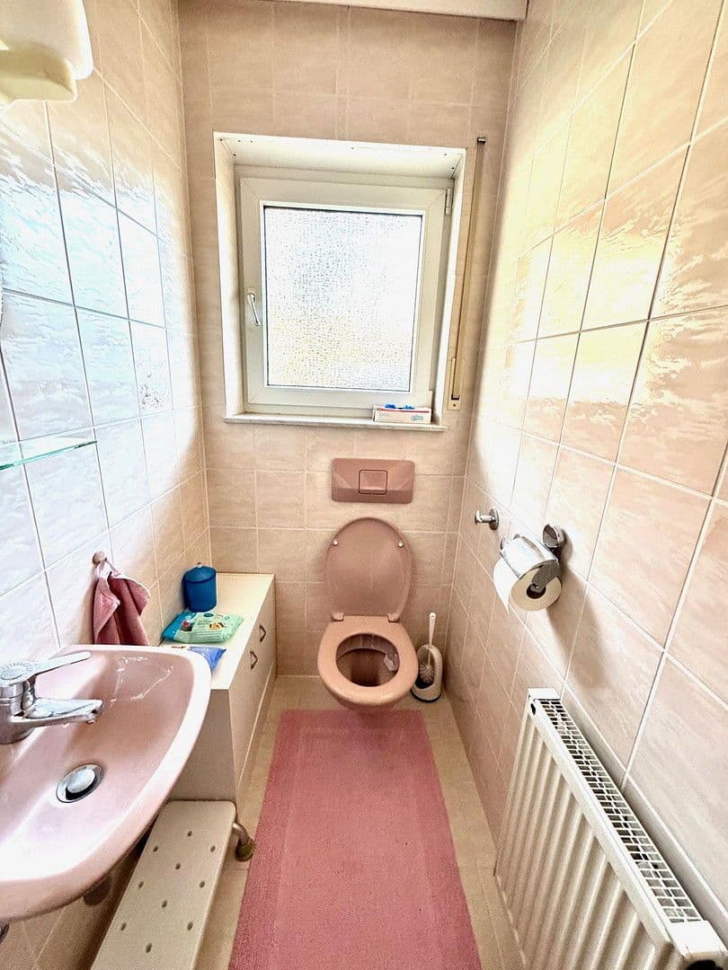 Predaj domu 220 m², pozemek 348 m², Am Nußbach, 3, Ebringen, Bádensko-Wurttembersko Predaj domu 220 m², pozemek 348 m², Am Nußbach, 3, Ebringen, Bádensko-Wurttembersko