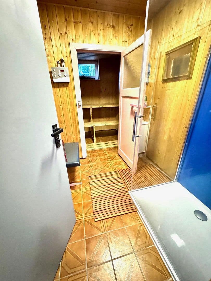 Predaj domu 220 m², pozemek 348 m², Am Nußbach, 3, Ebringen, Bádensko-Wurttembersko Predaj domu 220 m², pozemek 348 m², Am Nußbach, 3, Ebringen, Bádensko-Wurttembersko