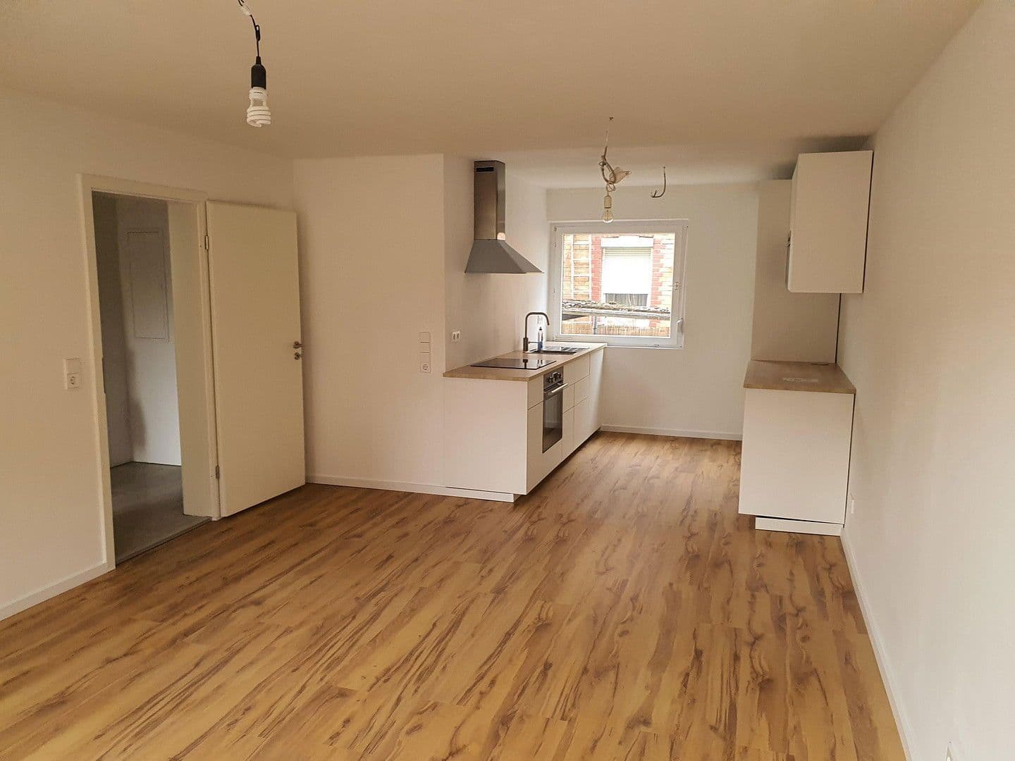 Prenájom bytu 3-izbový 60 m², Heilbronn, Bádensko-Wurttembersko Prenájom bytu 3-izbový 60 m², Heilbronn, Bádensko-Wurttembersko