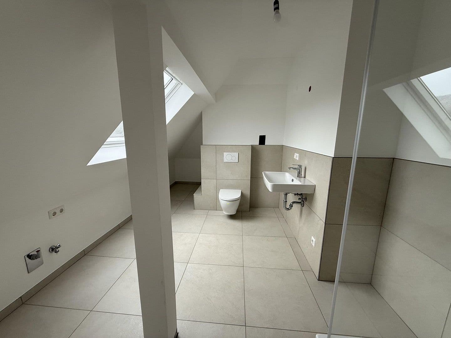 Prenájom bytu 16 m², Achtungstraße 9, Heilbronn, Bádensko-Wurttembersko Prenájom bytu 16 m², Achtungstraße 9, Heilbronn, Bádensko-Wurttembersko