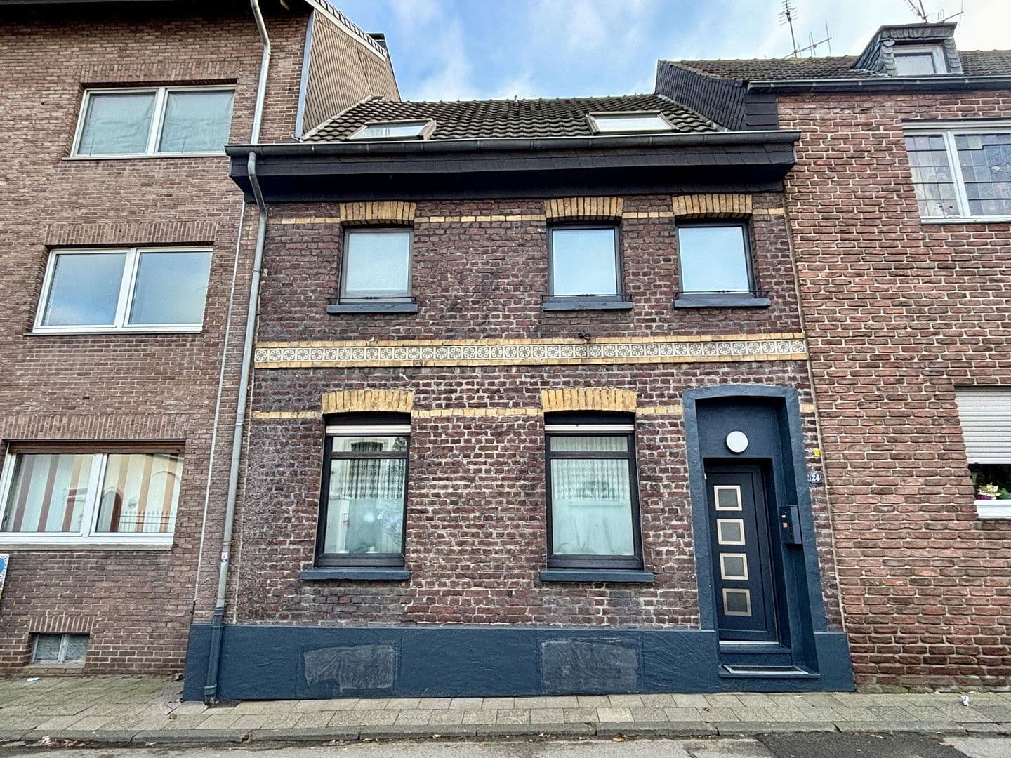 Predaj domu 137 m², pozemek 148 m², Krefeld, Severné Porýnie - Westfálsko Predaj domu 137 m², pozemek 148 m², Krefeld, Severné Porýnie - Westfálsko