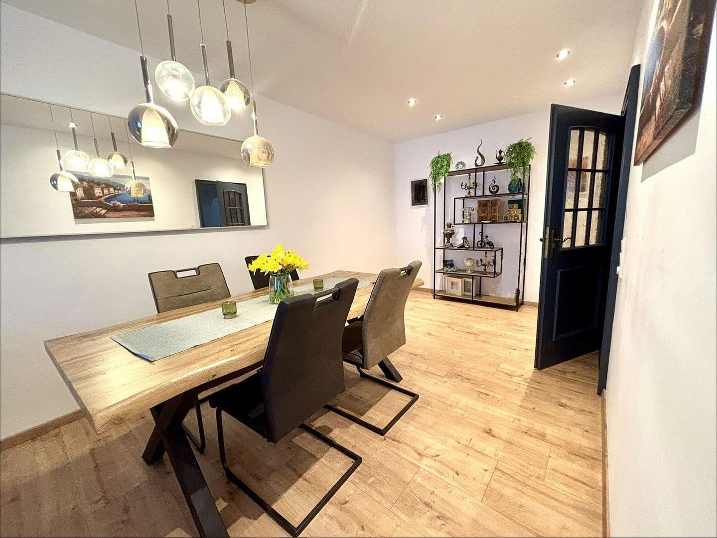 Predaj domu 137 m², pozemek 148 m², Krefeld, Severné Porýnie - Westfálsko Predaj domu 137 m², pozemek 148 m², Krefeld, Severné Porýnie - Westfálsko