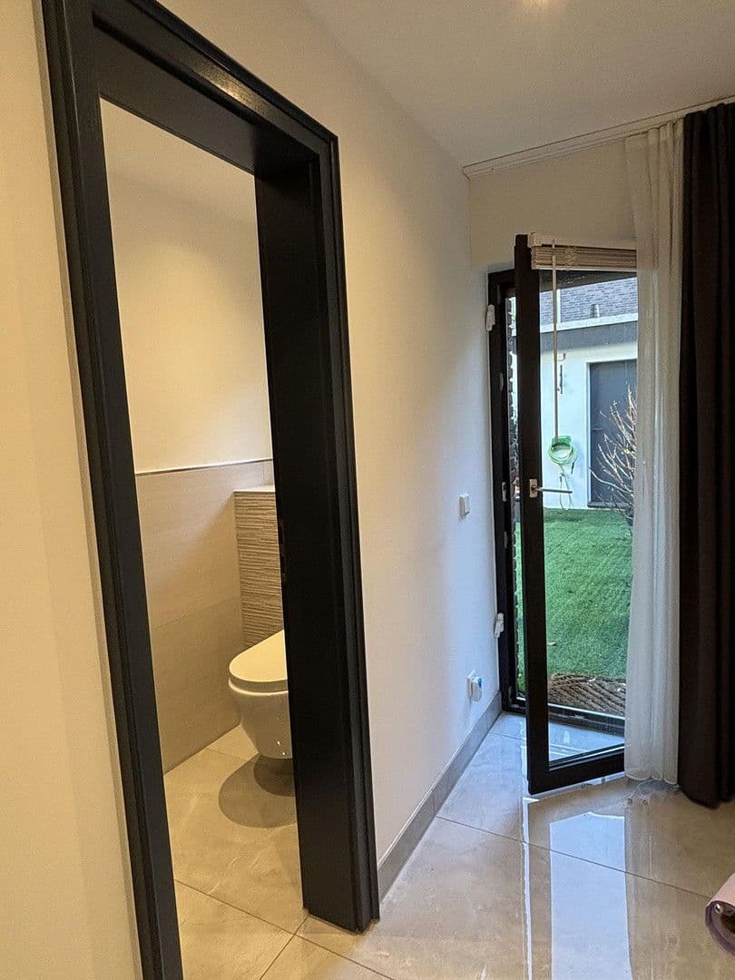 Predaj domu 137 m², pozemek 148 m², Krefeld, Severné Porýnie - Westfálsko Predaj domu 137 m², pozemek 148 m², Krefeld, Severné Porýnie - Westfálsko