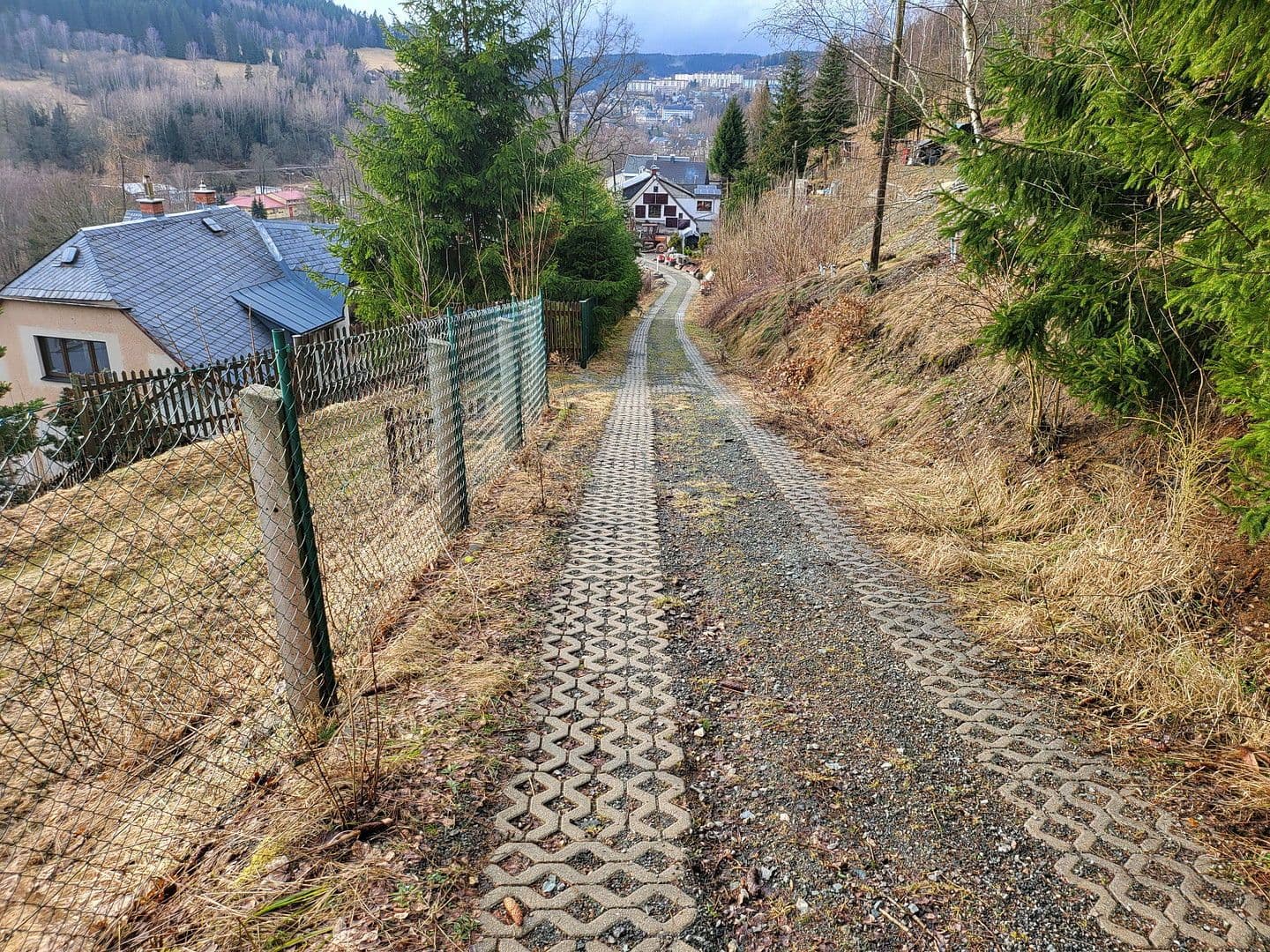 Predaj domu 199 m², pozemek 1.550 m², Klingenthal, Sasko Predaj domu 199 m², pozemek 1.550 m², Klingenthal, Sasko