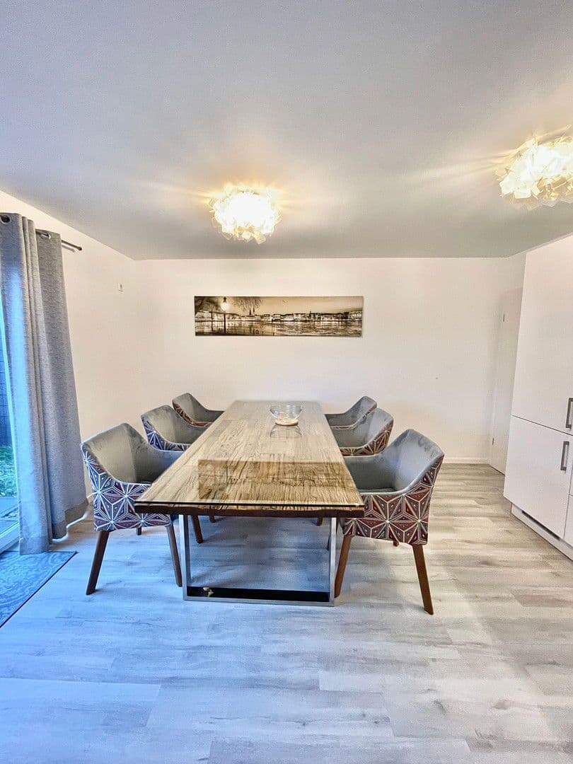 Prenájom bytu 5-izbový 132 m², Am Wiesengrunde 1a, Norderstedt, Šlezvicko-Holštajnsko Prenájom bytu 5-izbový 132 m², Am Wiesengrunde 1a, Norderstedt, Šlezvicko-Holštajnsko