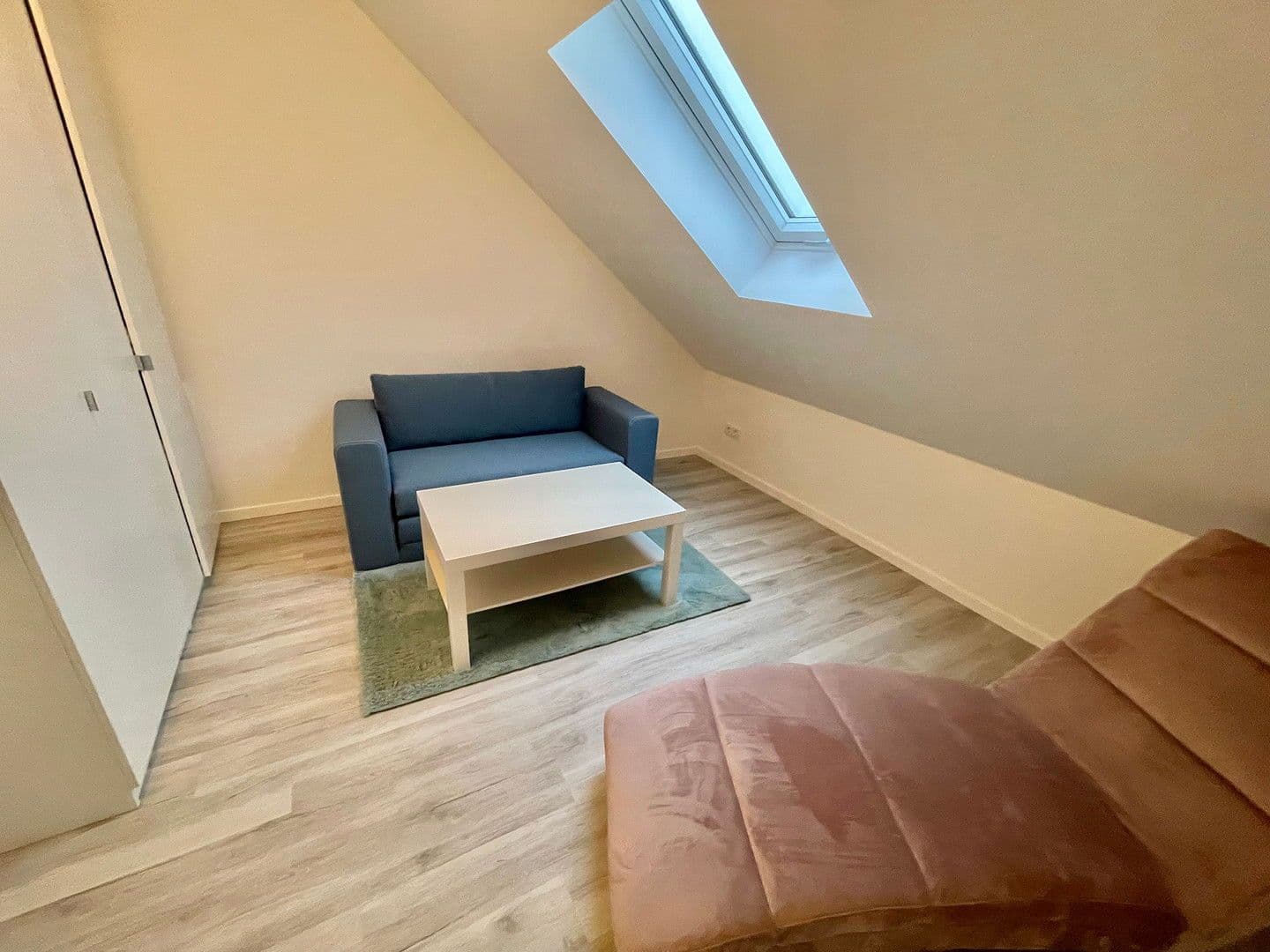 Prenájom bytu 5-izbový 132 m², Am Wiesengrunde 1a, Norderstedt, Šlezvicko-Holštajnsko Prenájom bytu 5-izbový 132 m², Am Wiesengrunde 1a, Norderstedt, Šlezvicko-Holštajnsko