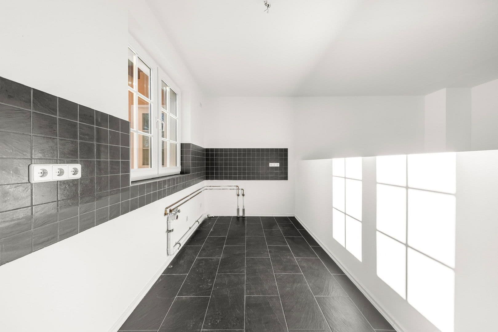 Prenájom bytu 2-izbový 90 m², Verdistr. 64, Berlin, Berlín Prenájom bytu 2-izbový 90 m², Verdistr. 64, Berlin, Berlín