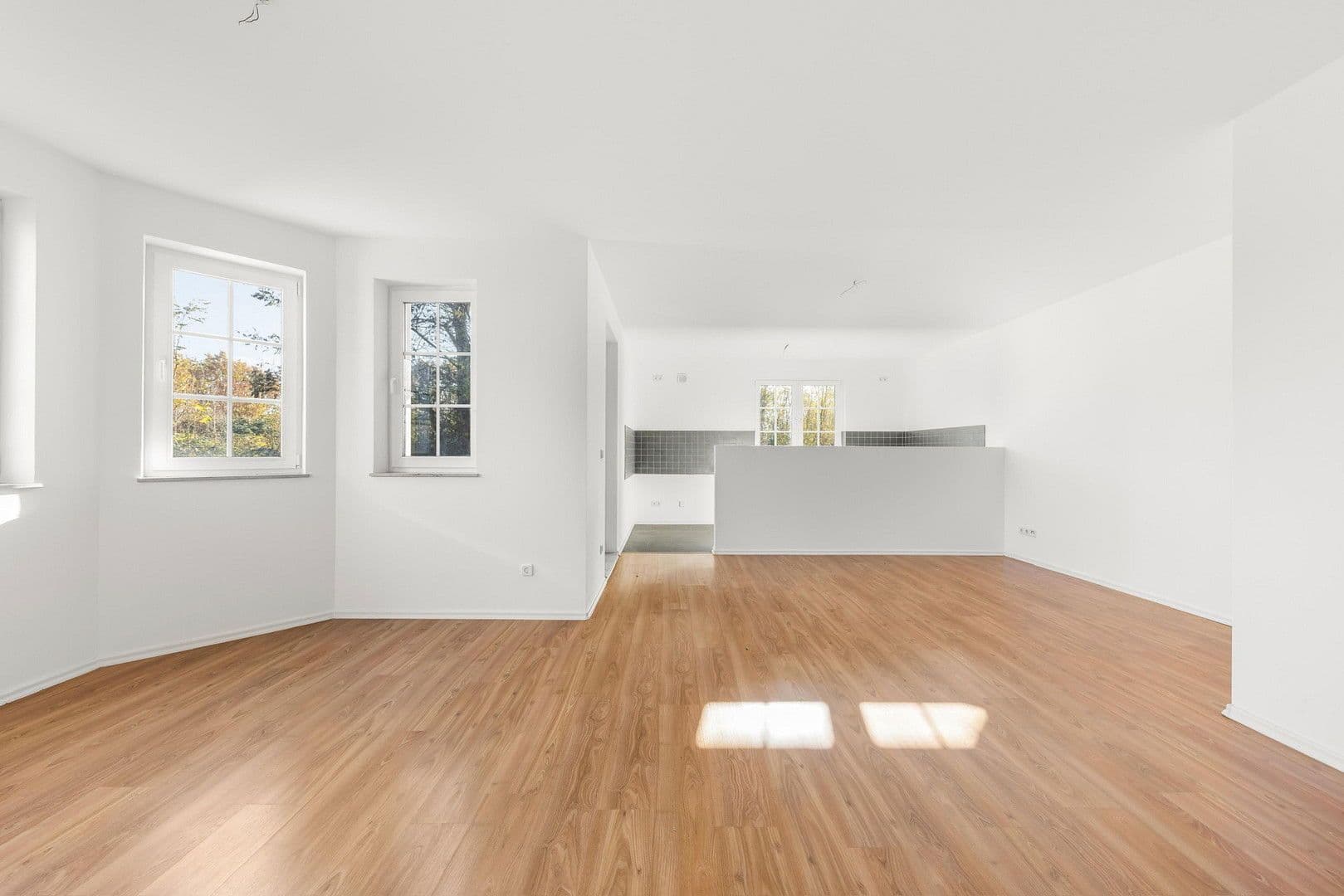 Prenájom bytu 2-izbový 90 m², Verdistr. 64, Berlin, Berlín Prenájom bytu 2-izbový 90 m², Verdistr. 64, Berlin, Berlín