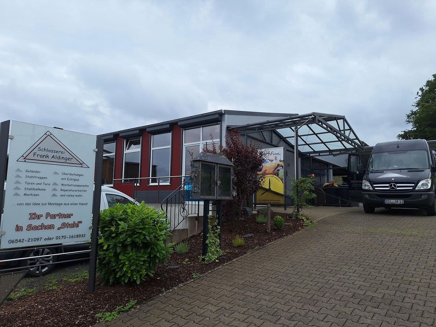 Prenájom nebytového priestoru 1.500 m², am Streitwald 1, Zell (Mosel), Porýnie-Falcko Prenájom nebytového priestoru 1.500 m², am Streitwald 1, Zell (Mosel), Porýnie-Falcko