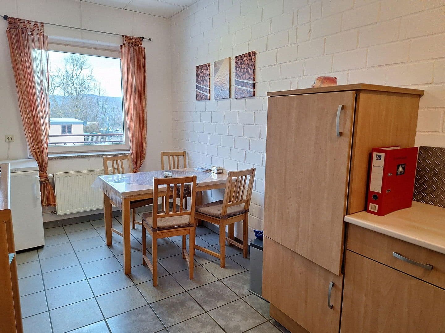 Prenájom nebytového priestoru 1.500 m², am Streitwald 1, Zell (Mosel), Porýnie-Falcko Prenájom nebytového priestoru 1.500 m², am Streitwald 1, Zell (Mosel), Porýnie-Falcko