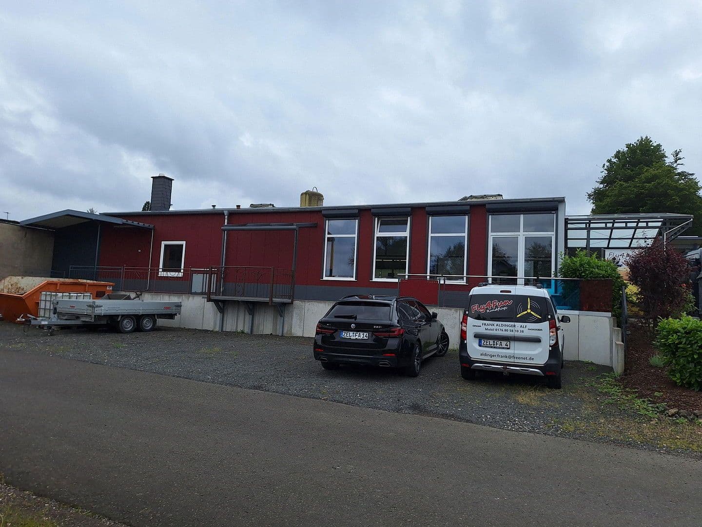 Prenájom nebytového priestoru 1.500 m², am Streitwald 1, Zell (Mosel), Porýnie-Falcko Prenájom nebytového priestoru 1.500 m², am Streitwald 1, Zell (Mosel), Porýnie-Falcko