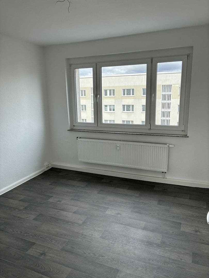 Prenájom bytu 3-izbový 64 m², Linzer Straße 41, Dessau-Roßlau, Sasko-Anhaltsko Prenájom bytu 3-izbový 64 m², Linzer Straße 41, Dessau-Roßlau, Sasko-Anhaltsko
