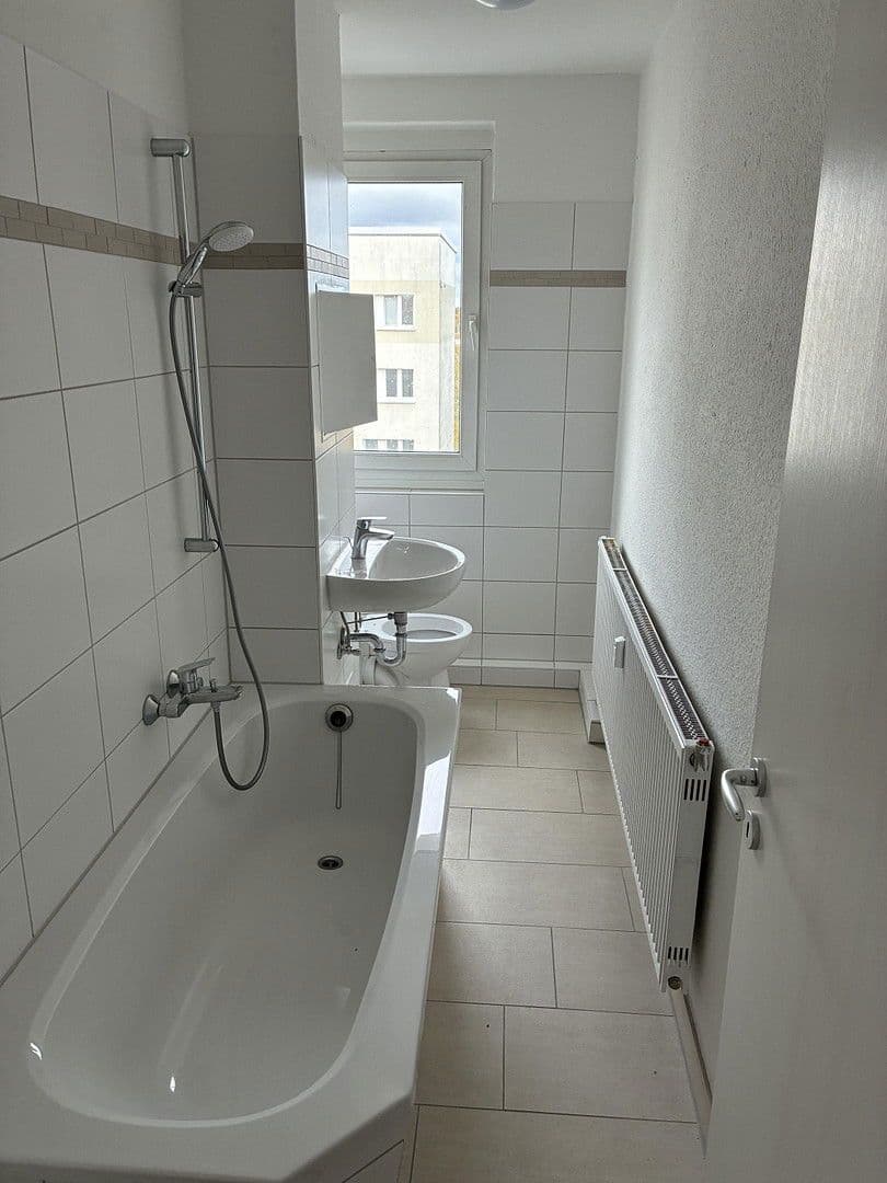 Prenájom bytu 3-izbový 64 m², Linzer Straße 41, Dessau-Roßlau, Sasko-Anhaltsko Prenájom bytu 3-izbový 64 m², Linzer Straße 41, Dessau-Roßlau, Sasko-Anhaltsko