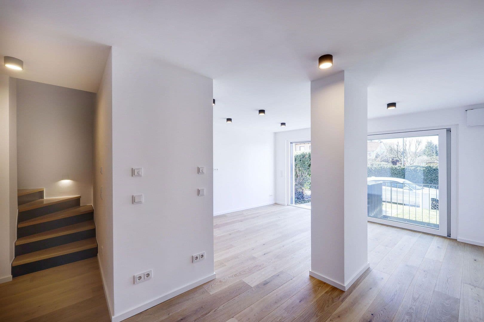 Prenájom domu 135 m², pozemek 102 m², München, Bavorsko Prenájom domu 135 m², pozemek 102 m², München, Bavorsko