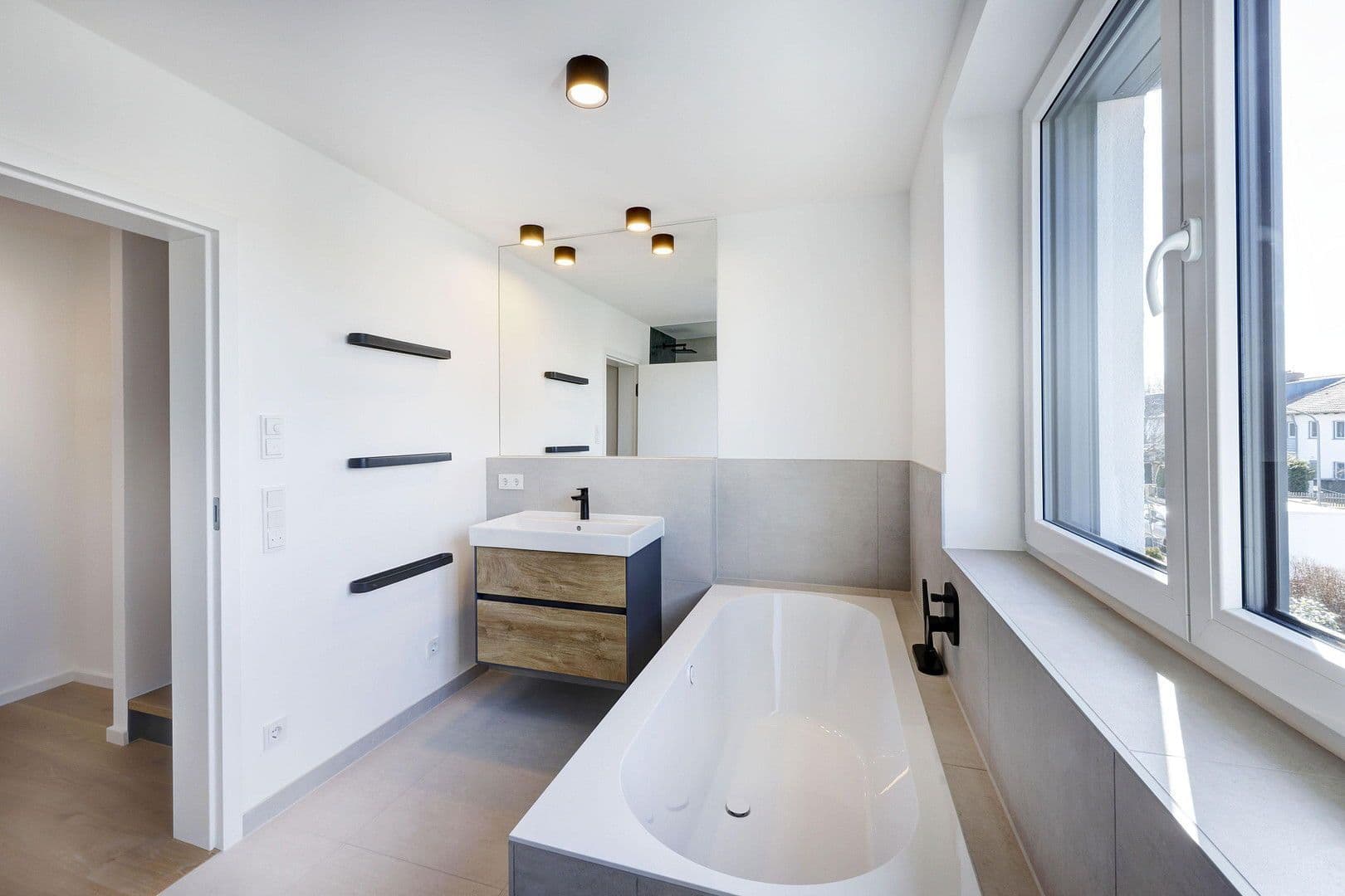 Prenájom domu 135 m², pozemek 102 m², München, Bavorsko Prenájom domu 135 m², pozemek 102 m², München, Bavorsko