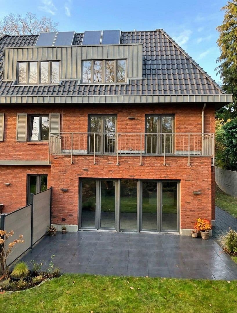 Predaj domu 179 m², pozemek 379 m², Hamburg, Hamburg Predaj domu 179 m², pozemek 379 m², Hamburg, Hamburg