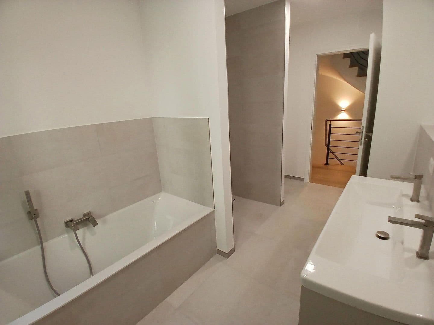 Predaj domu 179 m², pozemek 379 m², Hamburg, Hamburg Predaj domu 179 m², pozemek 379 m², Hamburg, Hamburg