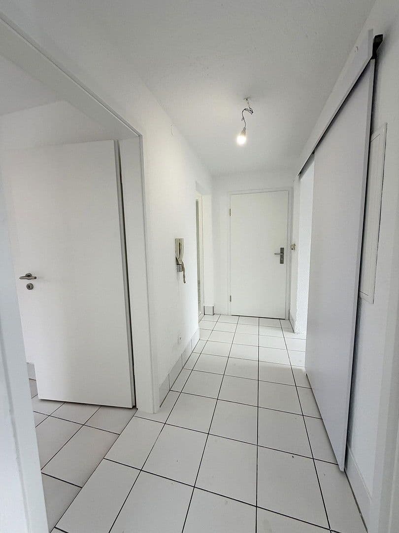 Prenájom bytu 4-izbový 68 m², Stuttgart, Bádensko-Wurttembersko Prenájom bytu 4-izbový 68 m², Stuttgart, Bádensko-Wurttembersko