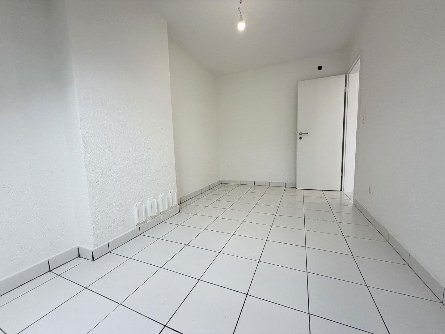 Prenájom bytu 4-izbový 68 m², Stuttgart, Bádensko-Wurttembersko Prenájom bytu 4-izbový 68 m², Stuttgart, Bádensko-Wurttembersko