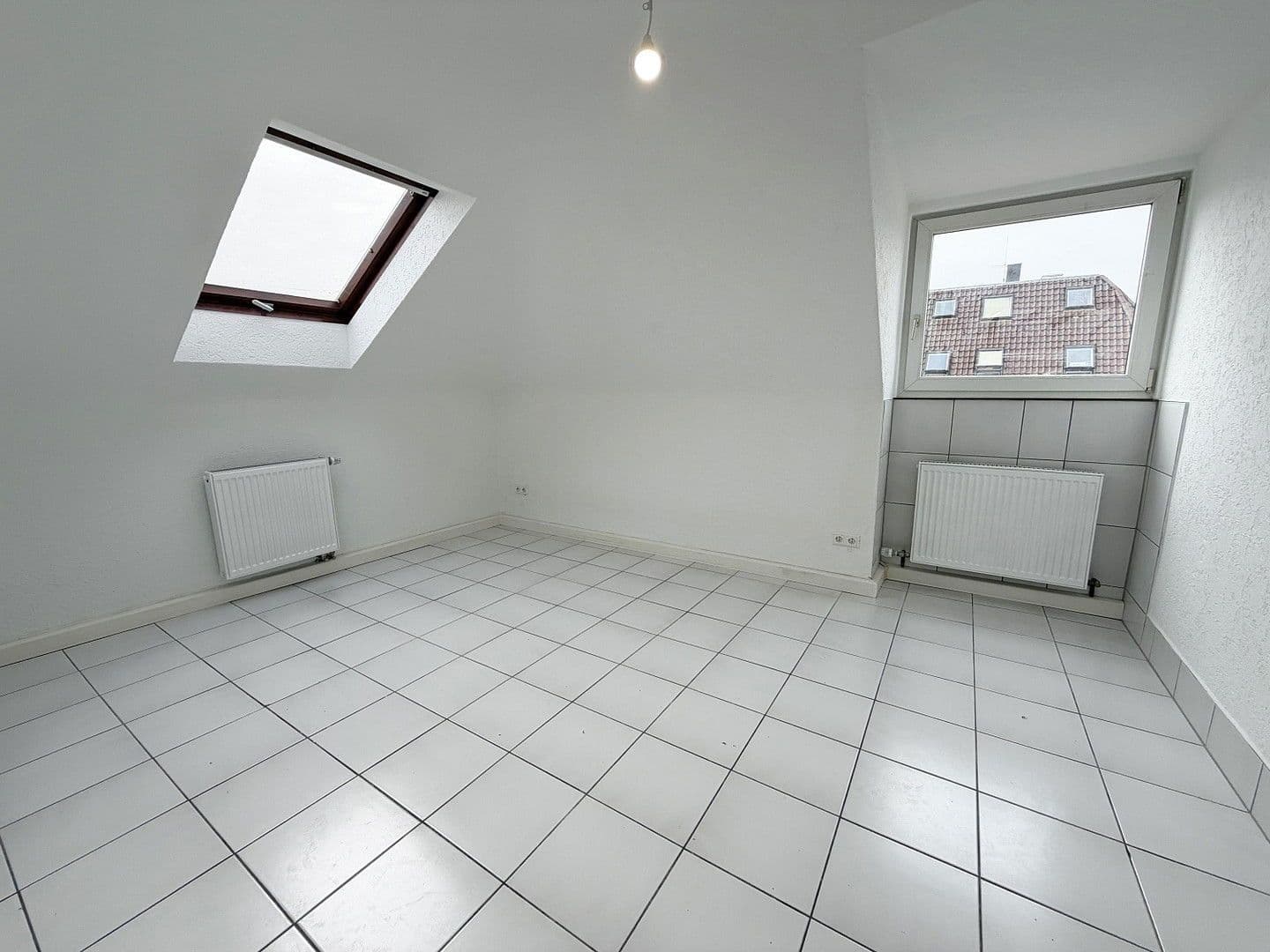 Prenájom bytu 4-izbový 68 m², Stuttgart, Bádensko-Wurttembersko Prenájom bytu 4-izbový 68 m², Stuttgart, Bádensko-Wurttembersko