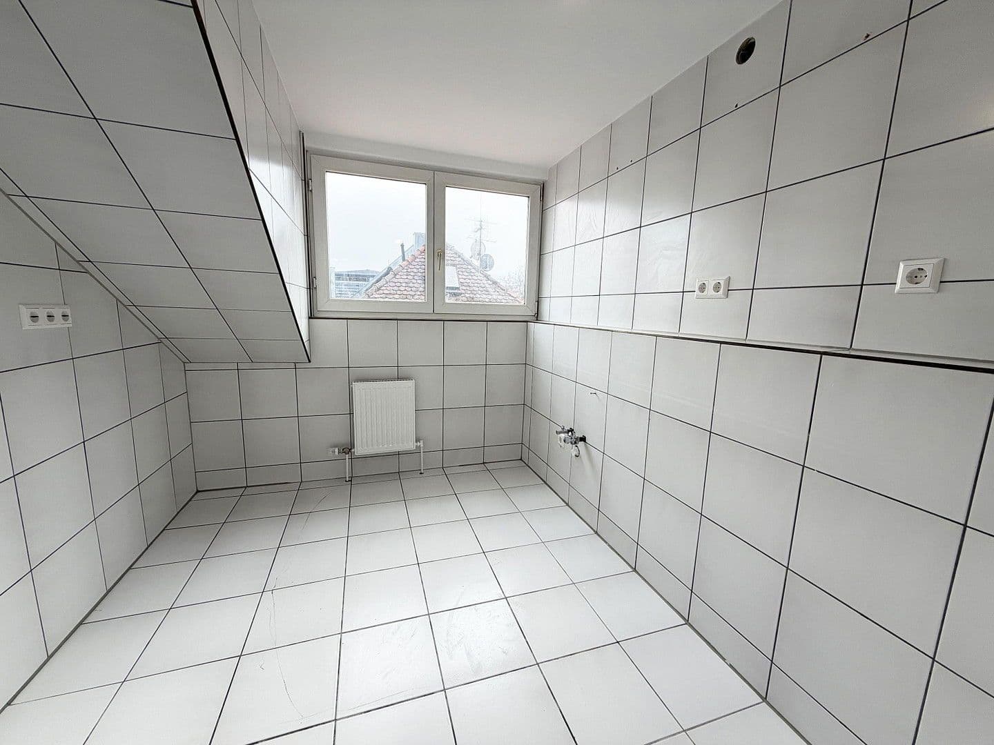 Prenájom bytu 4-izbový 68 m², Stuttgart, Bádensko-Wurttembersko Prenájom bytu 4-izbový 68 m², Stuttgart, Bádensko-Wurttembersko