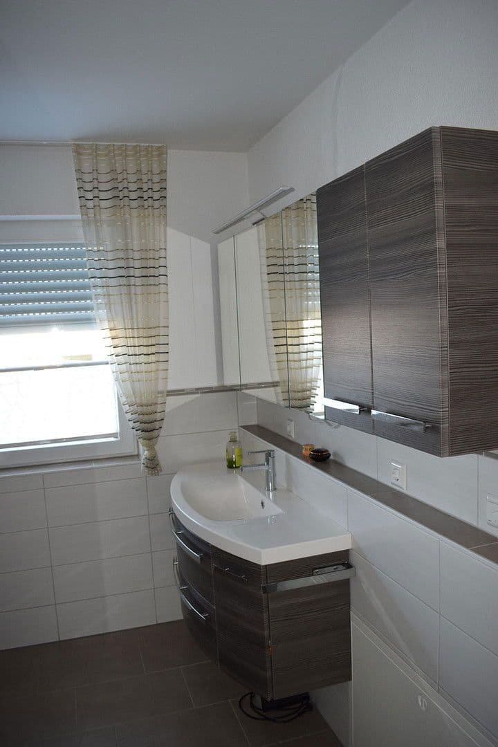 Prenájom bytu 2-izbový 83 m², Alte Ziegelei 10, Igersheim, Bádensko-Wurttembersko Prenájom bytu 2-izbový 83 m², Alte Ziegelei 10, Igersheim, Bádensko-Wurttembersko