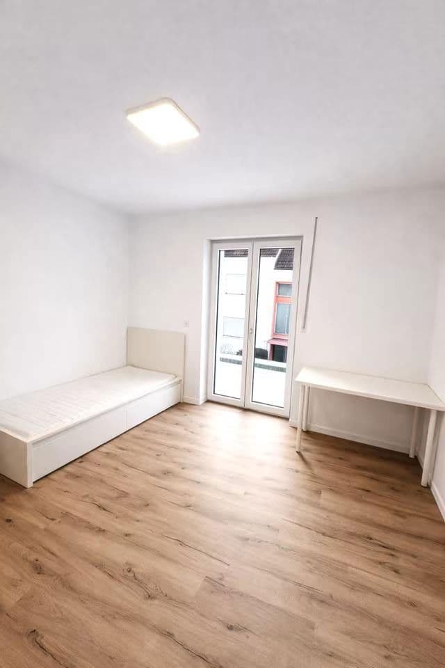 Prenájom bytu 5-izbový 20 m², Brunnenstraße, Augsburg, Bavorsko Prenájom bytu 5-izbový 20 m², Brunnenstraße, Augsburg, Bavorsko