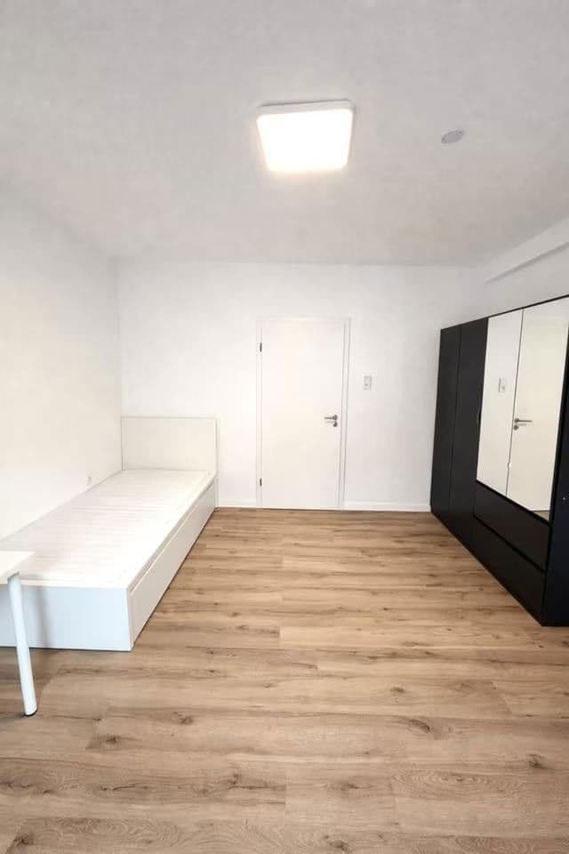 Prenájom bytu 5-izbový 20 m², Brunnenstraße, Augsburg, Bavorsko Prenájom bytu 5-izbový 20 m², Brunnenstraße, Augsburg, Bavorsko