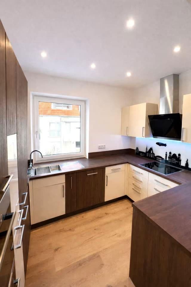 Prenájom bytu 5-izbový 20 m², Brunnenstraße, Augsburg, Bavorsko Prenájom bytu 5-izbový 20 m², Brunnenstraße, Augsburg, Bavorsko