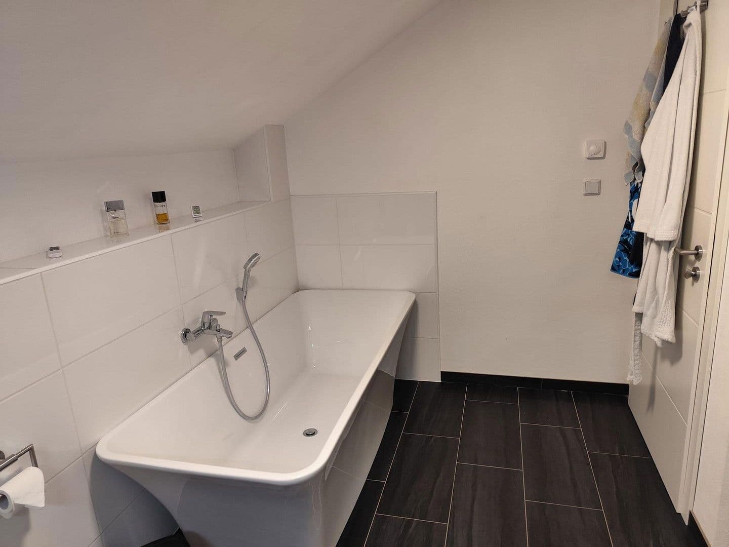 Predaj domu 163 m², pozemek 638 m², Meckesheim, Bádensko-Wurttembersko Predaj domu 163 m², pozemek 638 m², Meckesheim, Bádensko-Wurttembersko