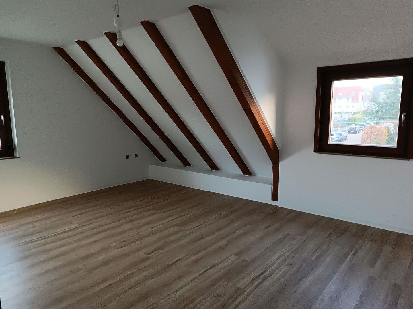 Prenájom bytu 2-izbový 55 m², Esslingen am Neckar, Bádensko-Wurttembersko Prenájom bytu 2-izbový 55 m², Esslingen am Neckar, Bádensko-Wurttembersko