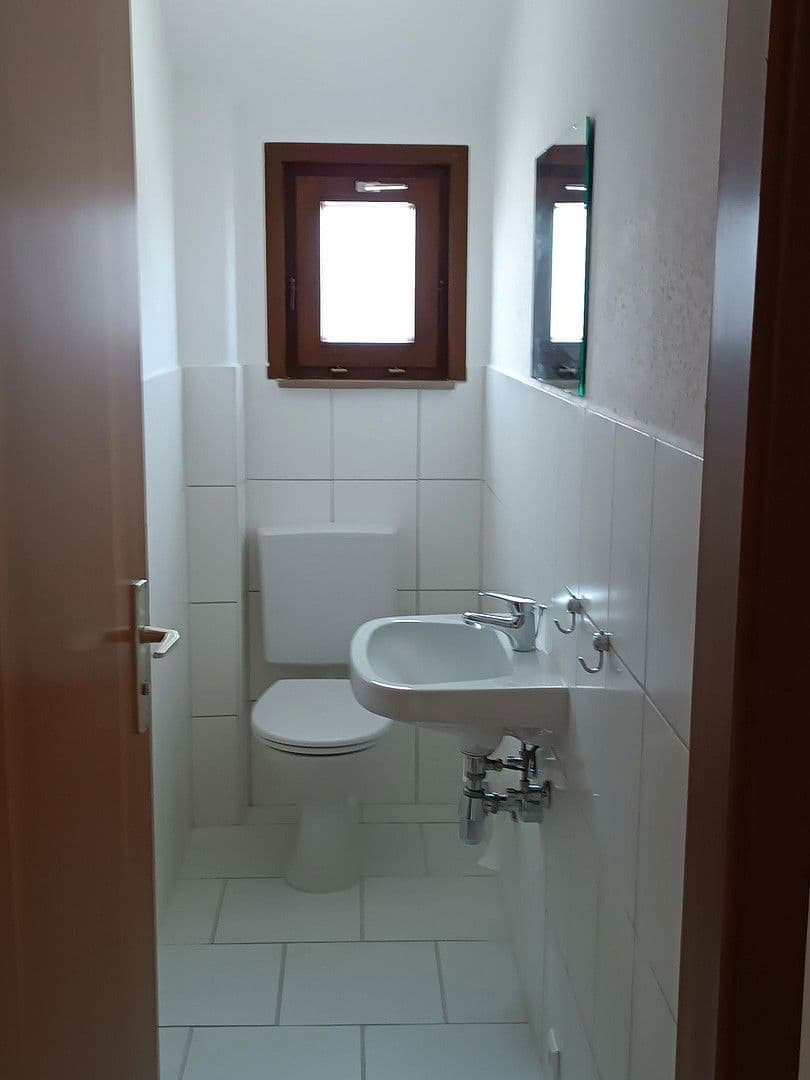 Prenájom bytu 2-izbový 55 m², Esslingen am Neckar, Bádensko-Wurttembersko Prenájom bytu 2-izbový 55 m², Esslingen am Neckar, Bádensko-Wurttembersko