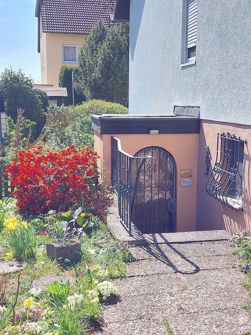 Predaj domu 245 m², pozemek 619 m², Cadolzburg, Bavorsko Predaj domu 245 m², pozemek 619 m², Cadolzburg, Bavorsko